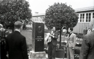 Põllumajandusteadlase Aleksander Eisenchmidti mälestussamba avamine Näituseväljakul 7. septembril 1936.